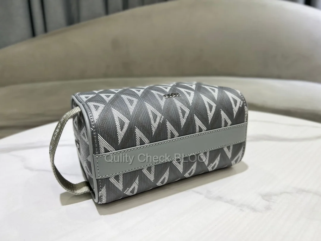 디올 다이아몬드 Lingot 토일레트리 케이스 그레이