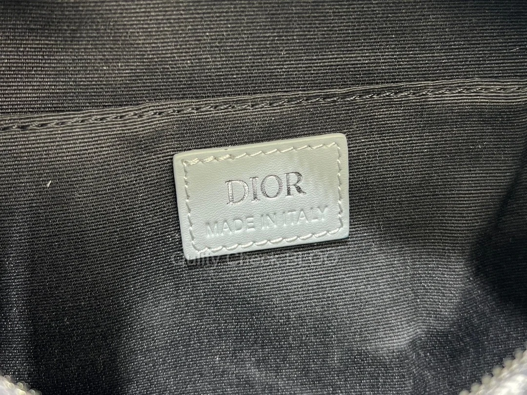 디올 다이아몬드 Lingot 토일레트리 케이스 그레이