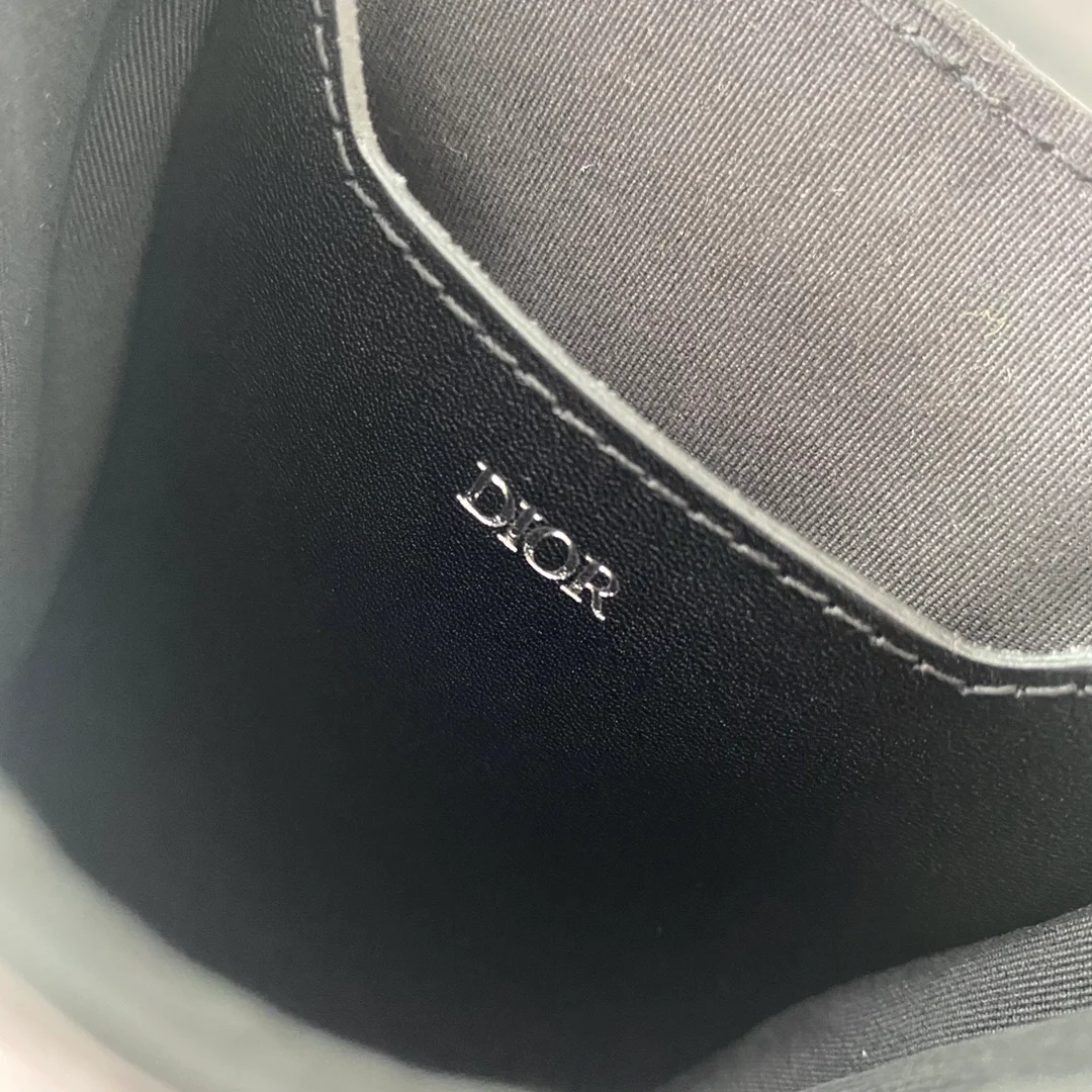 디올 버티컬 파우치 블랙