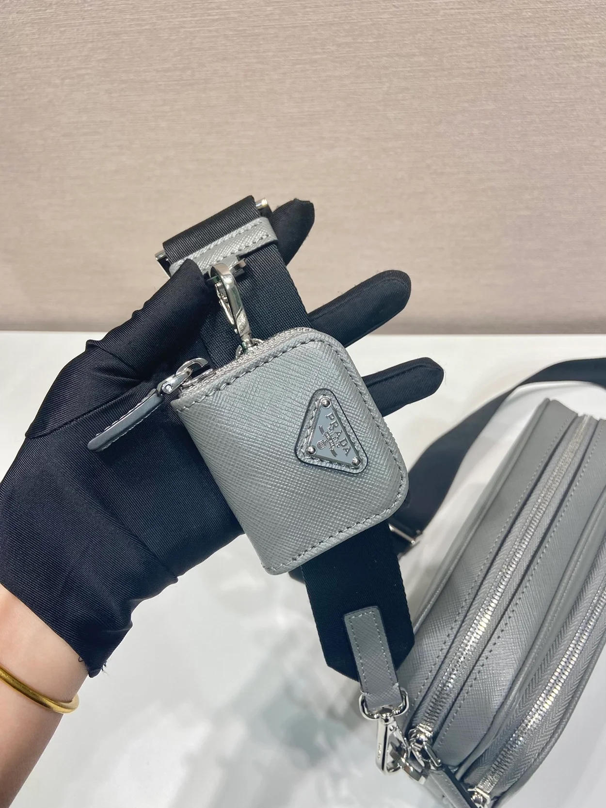 프라다 2VH170 사피아노 가죽 숄더백 마블그레이