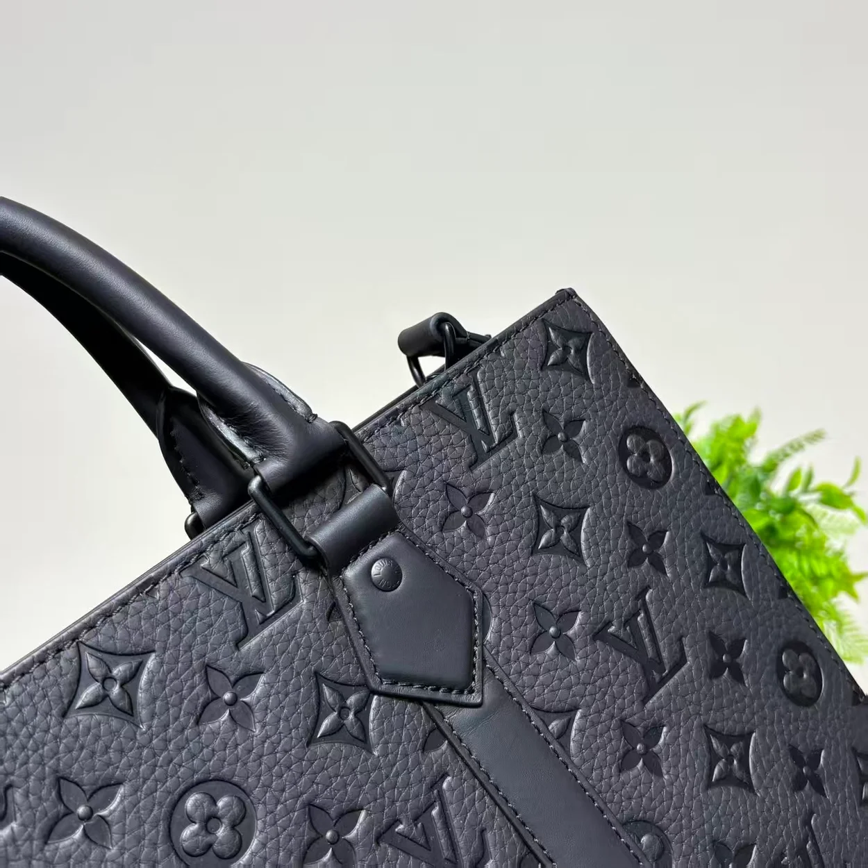 루이비통 삭 플라 NV 모노그램 토뤼옹 M21866