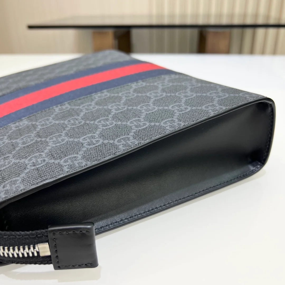 구찌 GG 수프림 캔버스 웹 파우치