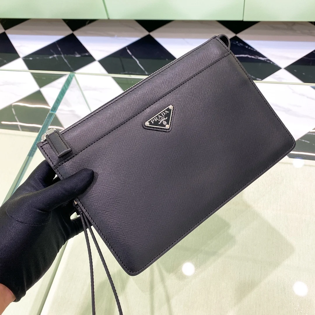 프라다 사피아노 가죽 클러치