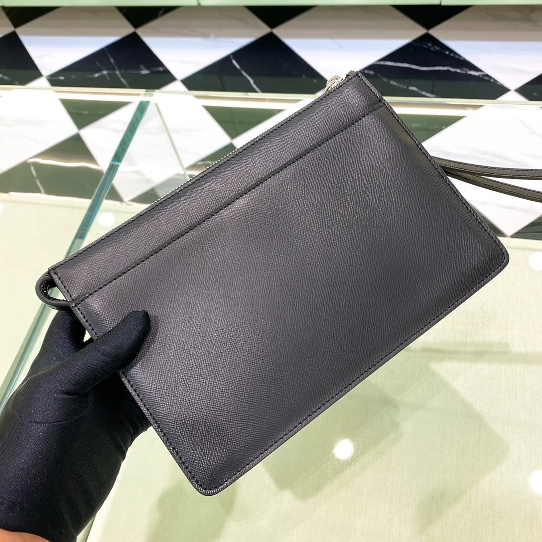 프라다 사피아노 가죽 클러치