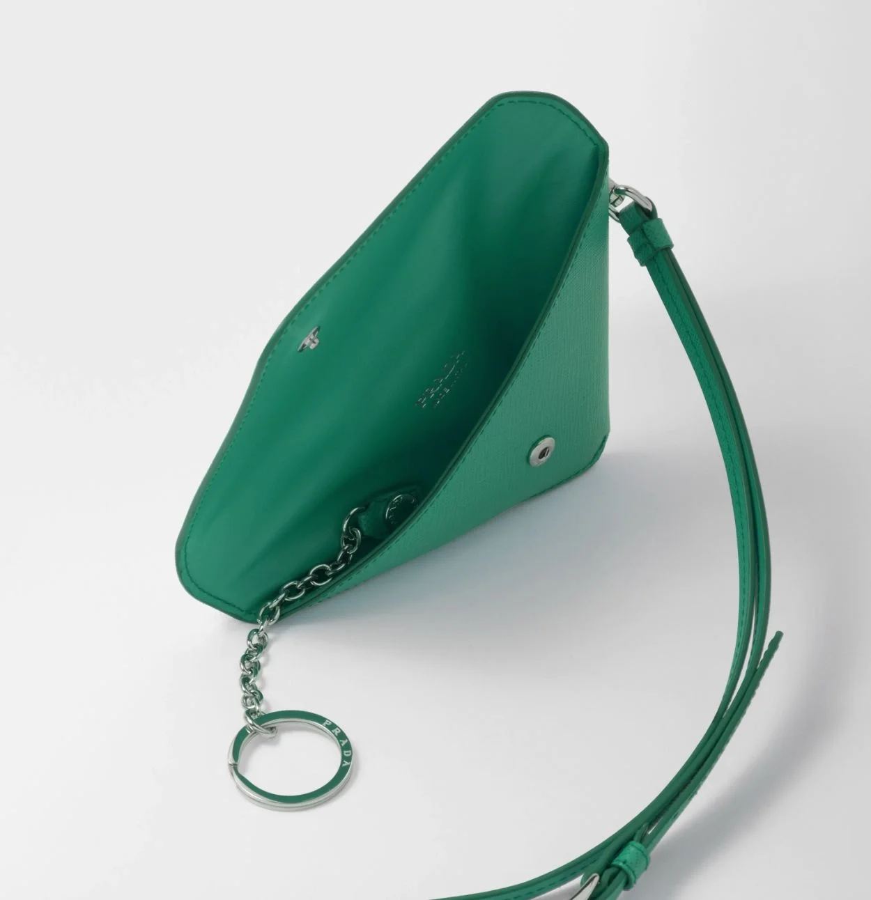 프라다 트라이앵글 사피아노 레더 키체인 트릭 그린