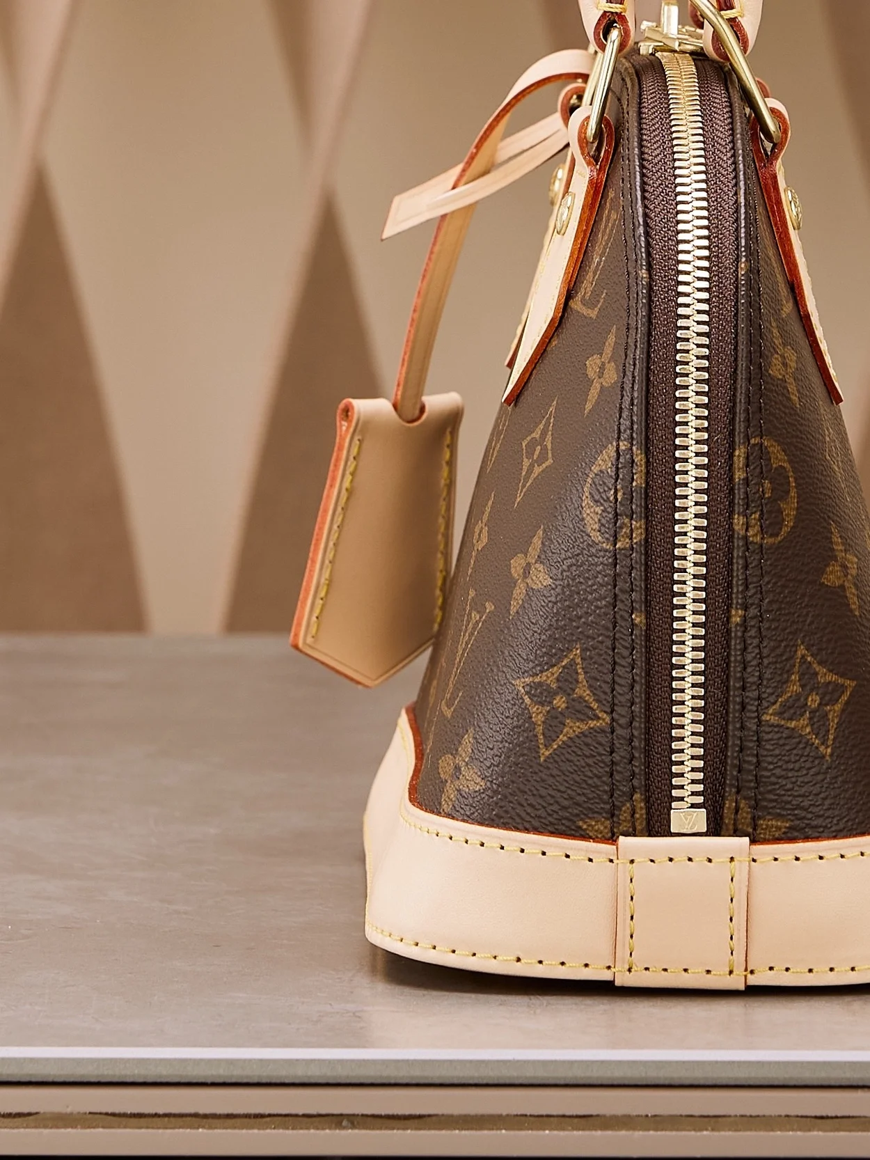 루이비통 알마 BB 모노그램 핸드백 M46990