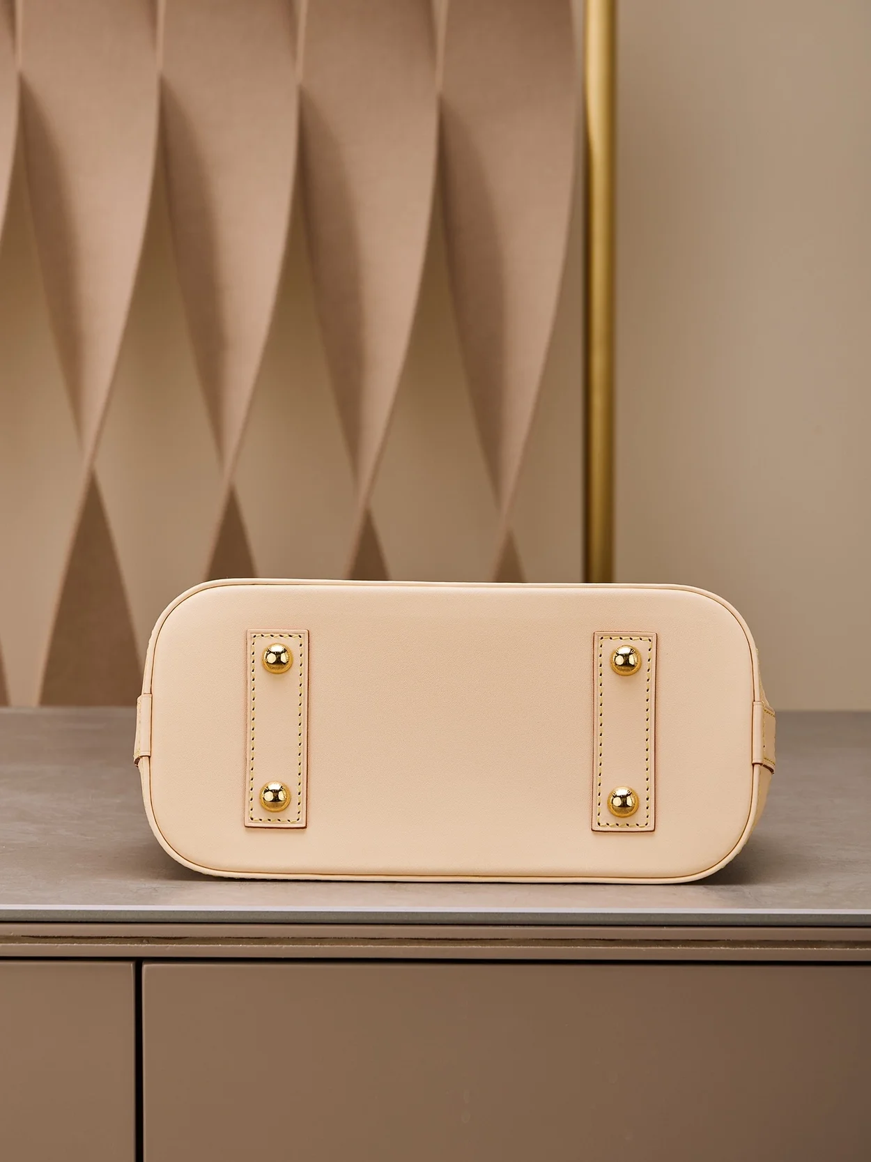 루이비통 알마 BB 모노그램 핸드백 M46990