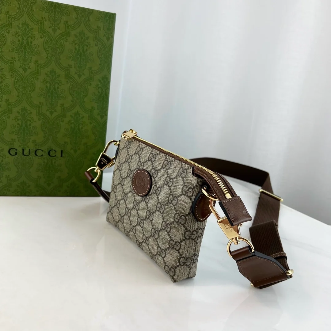 구찌 인터로킹 GG 메신저백 베이지