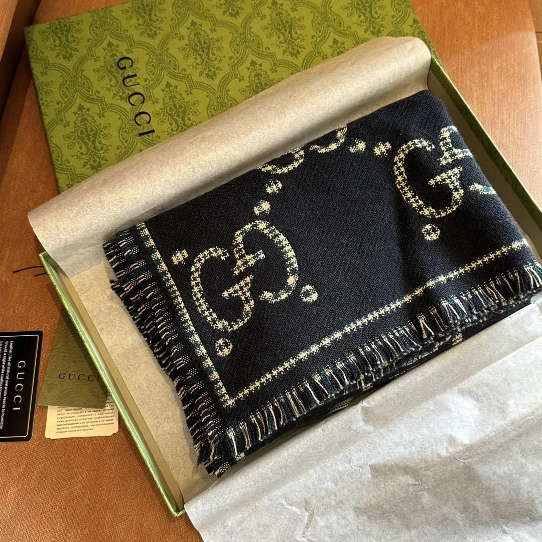 구찌 체크 GG 울 블랙 멀티컬러 스카프