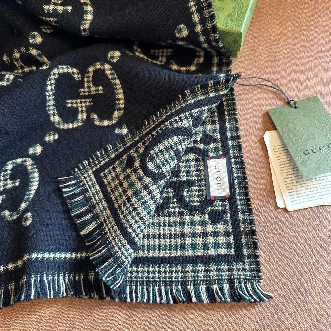 구찌 체크 GG 울 블랙 멀티컬러 스카프