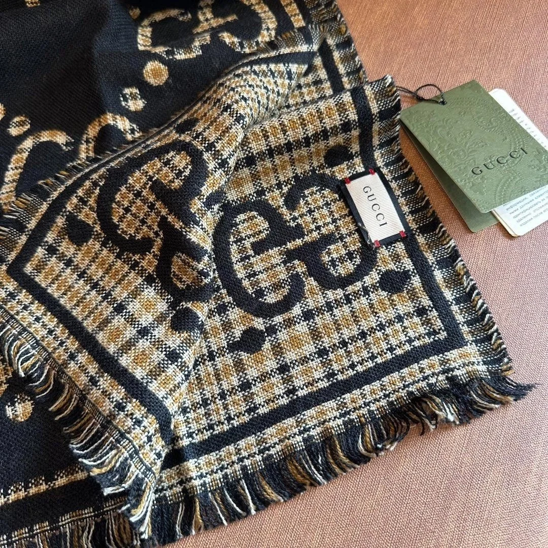 구찌 GG 체크 울 블랙 베이지 스카프