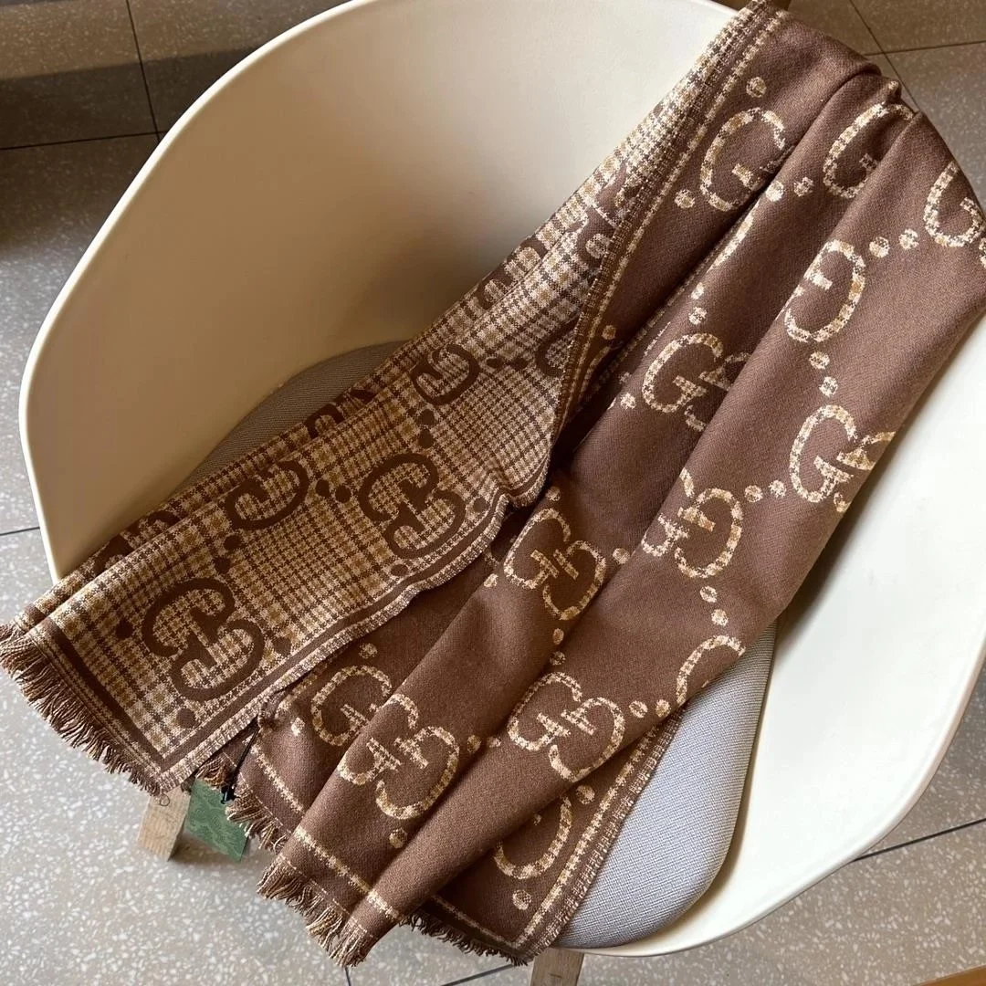 구찌 GG 체크 울 브라운 베이지 스카프