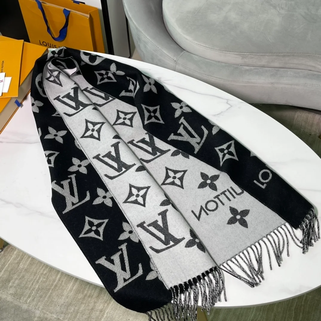 루이비통 LV 에센셜 모노그램 울 머플러 블랙