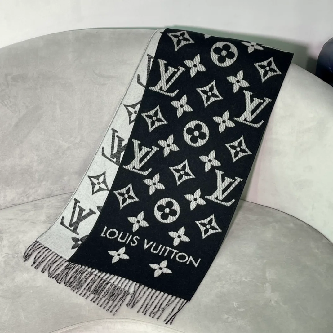 루이비통 LV 에센셜 모노그램 울 머플러 블랙
