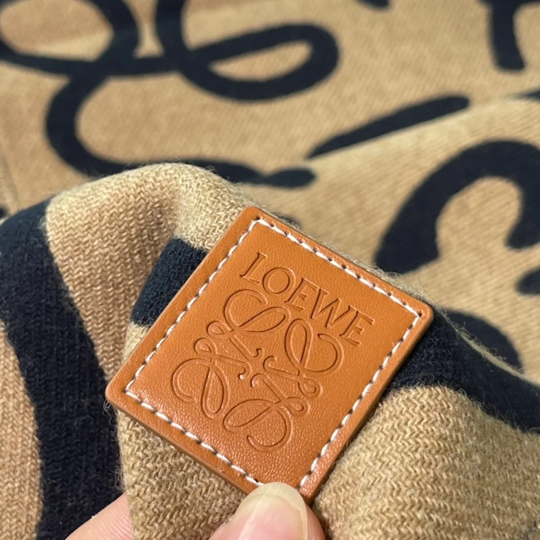 로에베 애너그램 패치 캐시미어 머플러