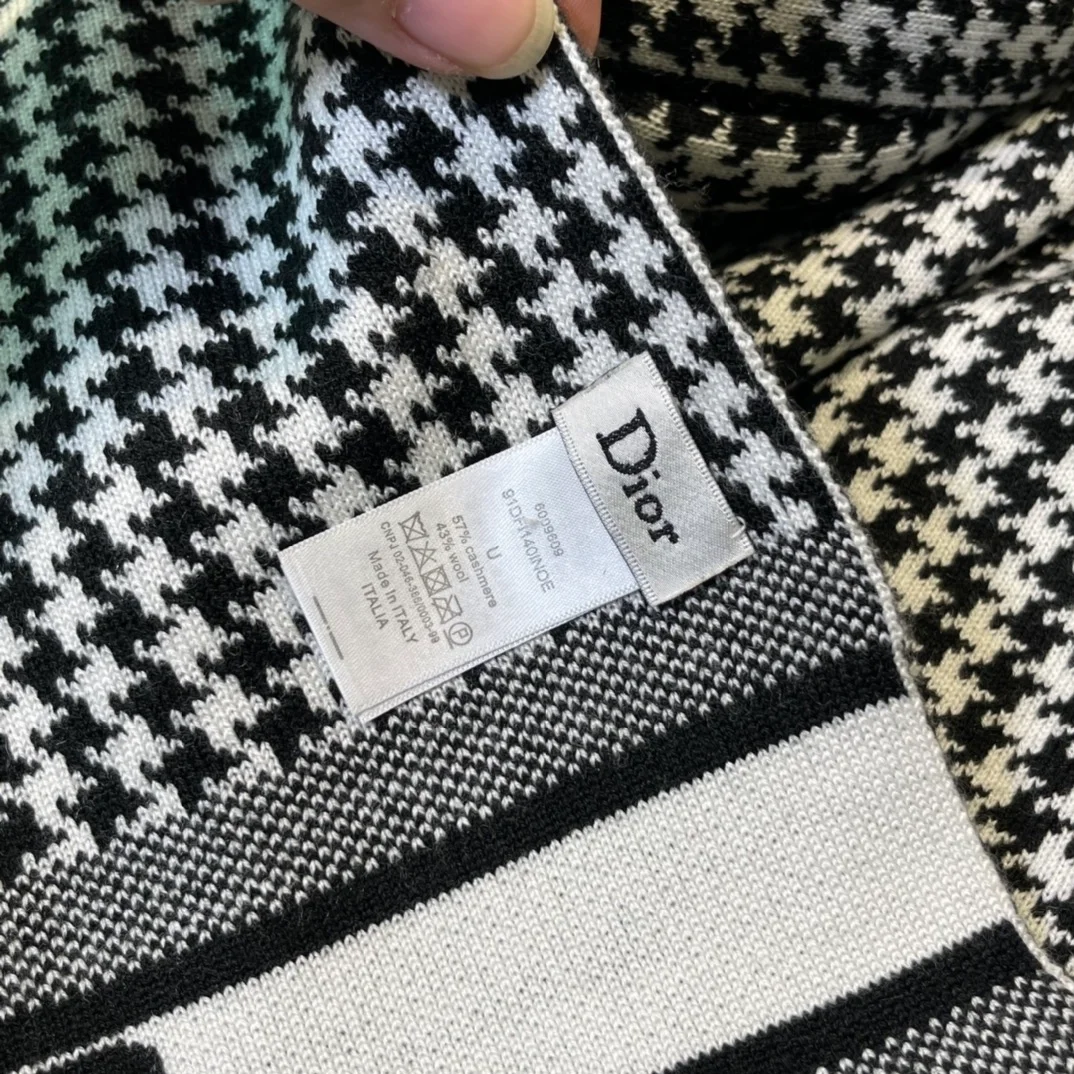 디올 30 몽테인 스카프 블랙&화이트