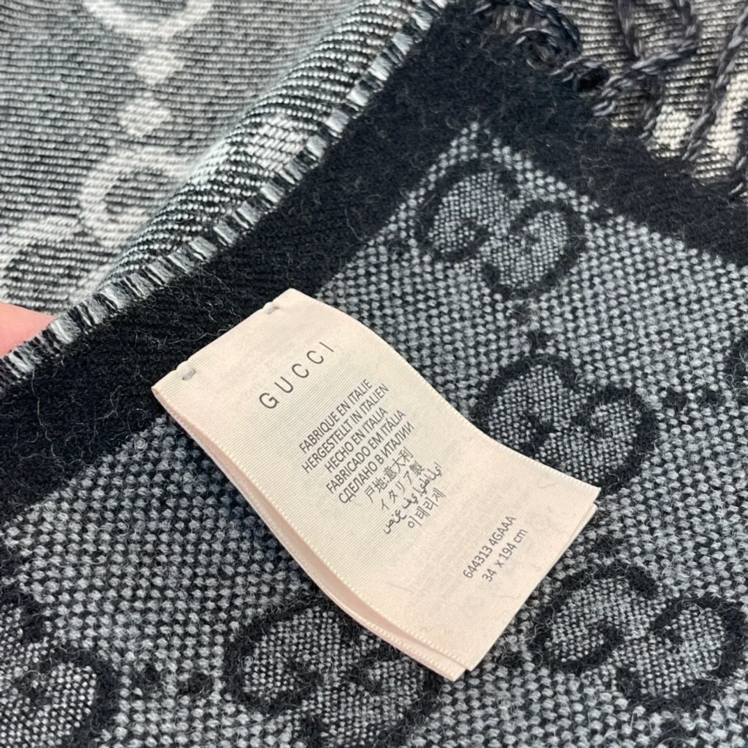 구찌 GG 그레이 블랙 태슬 머플러