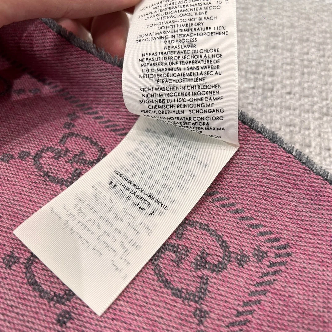 구찌 GG 자카드 머플러 핑크