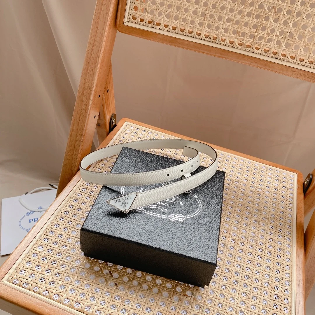 프라다 사피아노 가죽 벨트 화이트