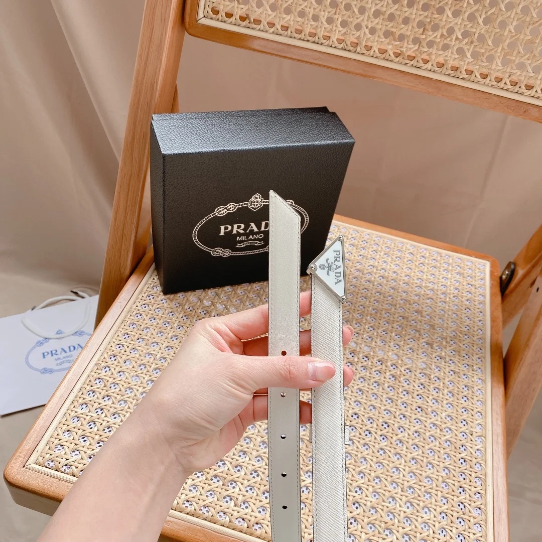 프라다 사피아노 가죽 벨트 화이트