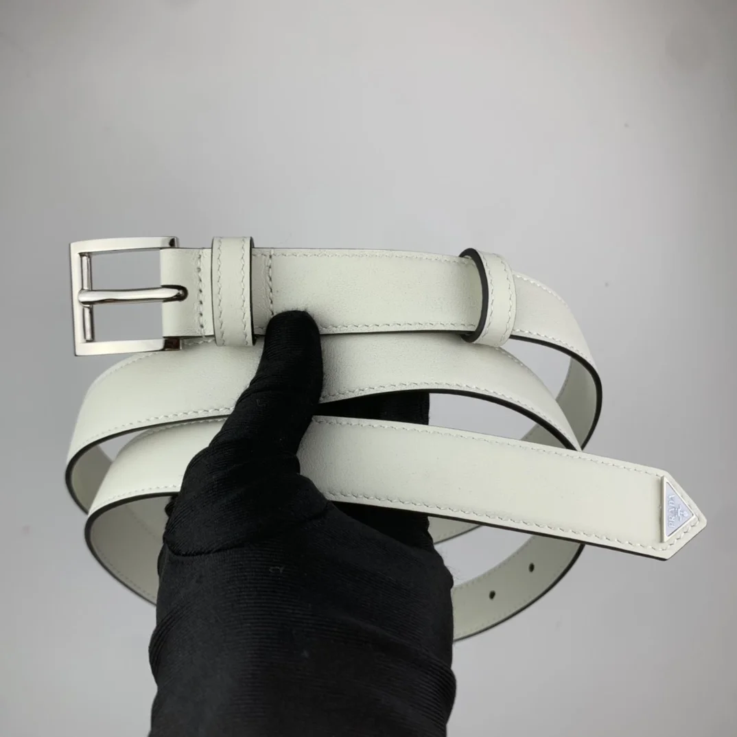 프라다 트라이앵글 로고 가죽 벨트 화이트 25mm