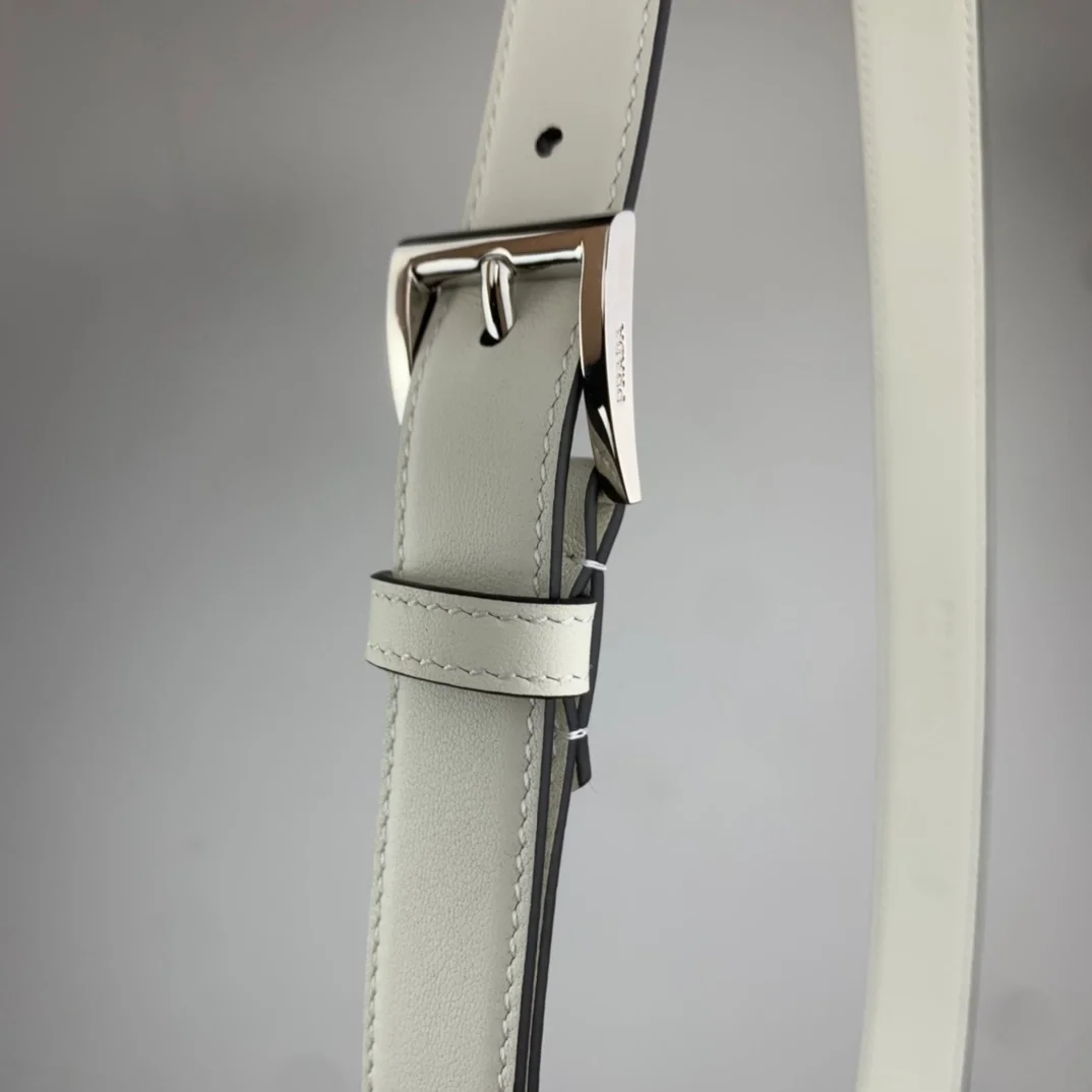 프라다 트라이앵글 로고 가죽 벨트 화이트 25mm