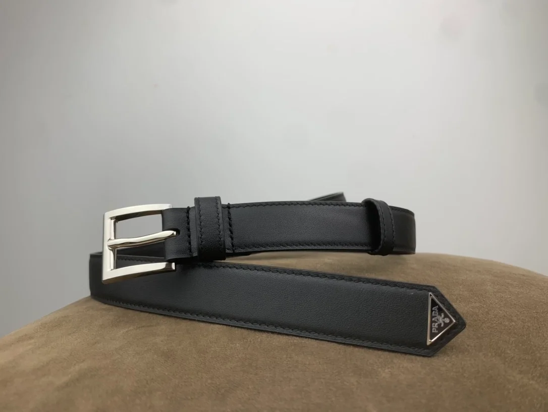 프라다 트라이앵글 로고 가죽 벨트 블랙 25mm