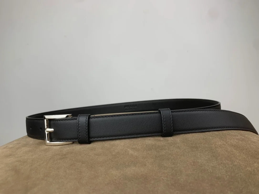 프라다 트라이앵글 로고 가죽 벨트 블랙 25mm