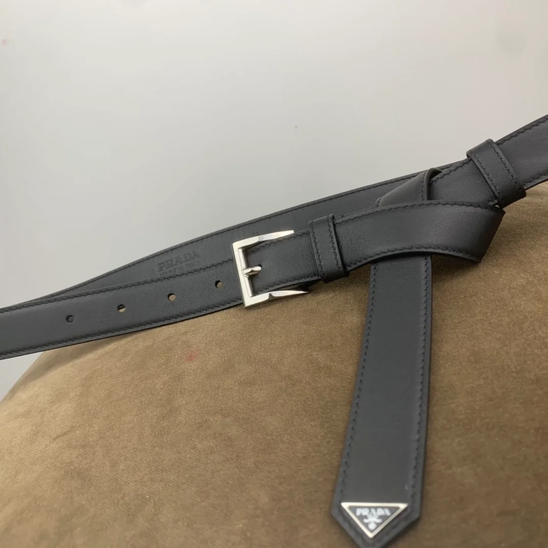 프라다 트라이앵글 로고 가죽 벨트 블랙 25mm