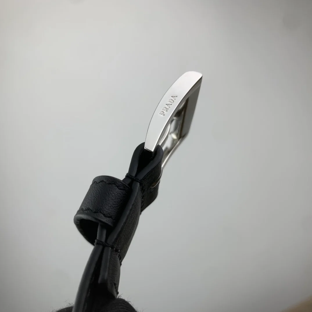 프라다 트라이앵글 로고 가죽 벨트 블랙 25mm