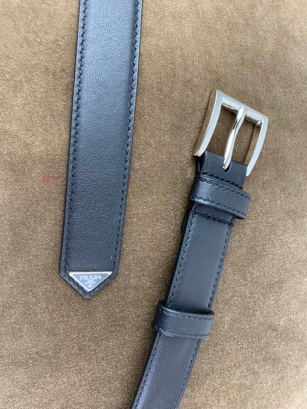 프라다 트라이앵글 로고 가죽 벨트 블랙 25mm