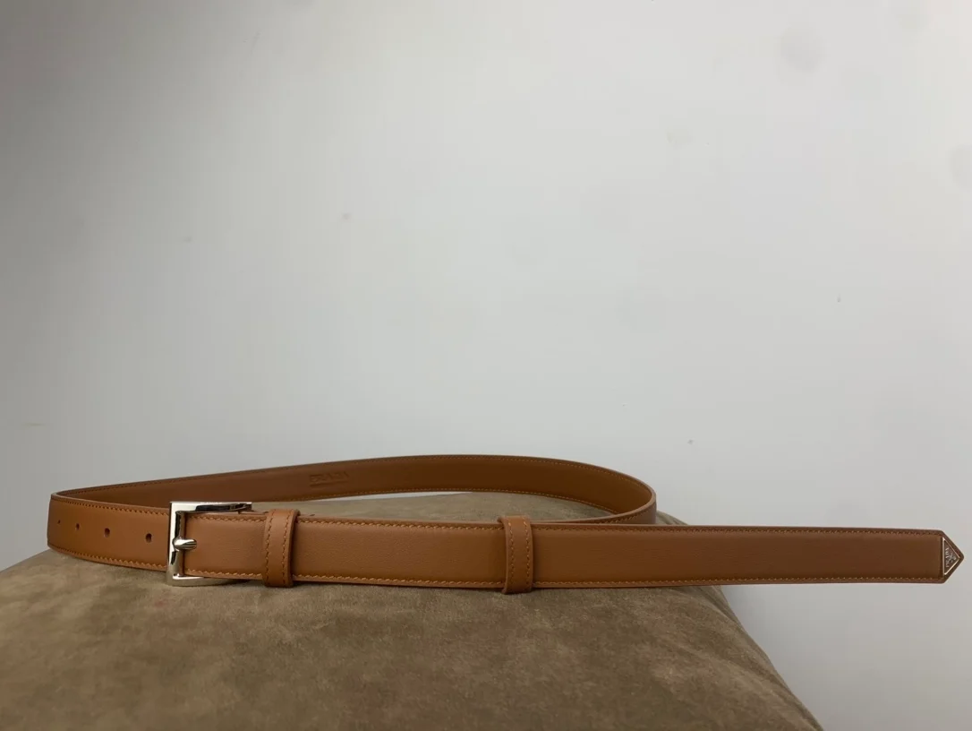 프라다 트라이앵글 로고 가죽 벨트 브라운 25mm