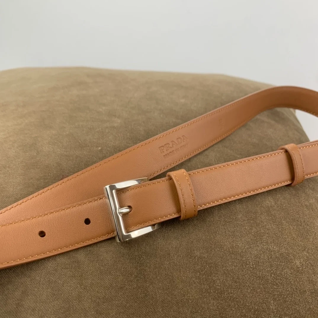 프라다 트라이앵글 로고 가죽 벨트 브라운 25mm