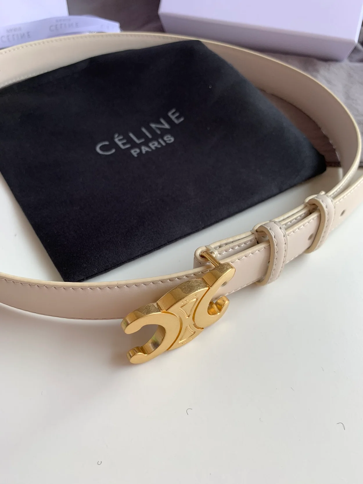 셀린느 미디엄 트리옹프 벨트 화이트 25mm