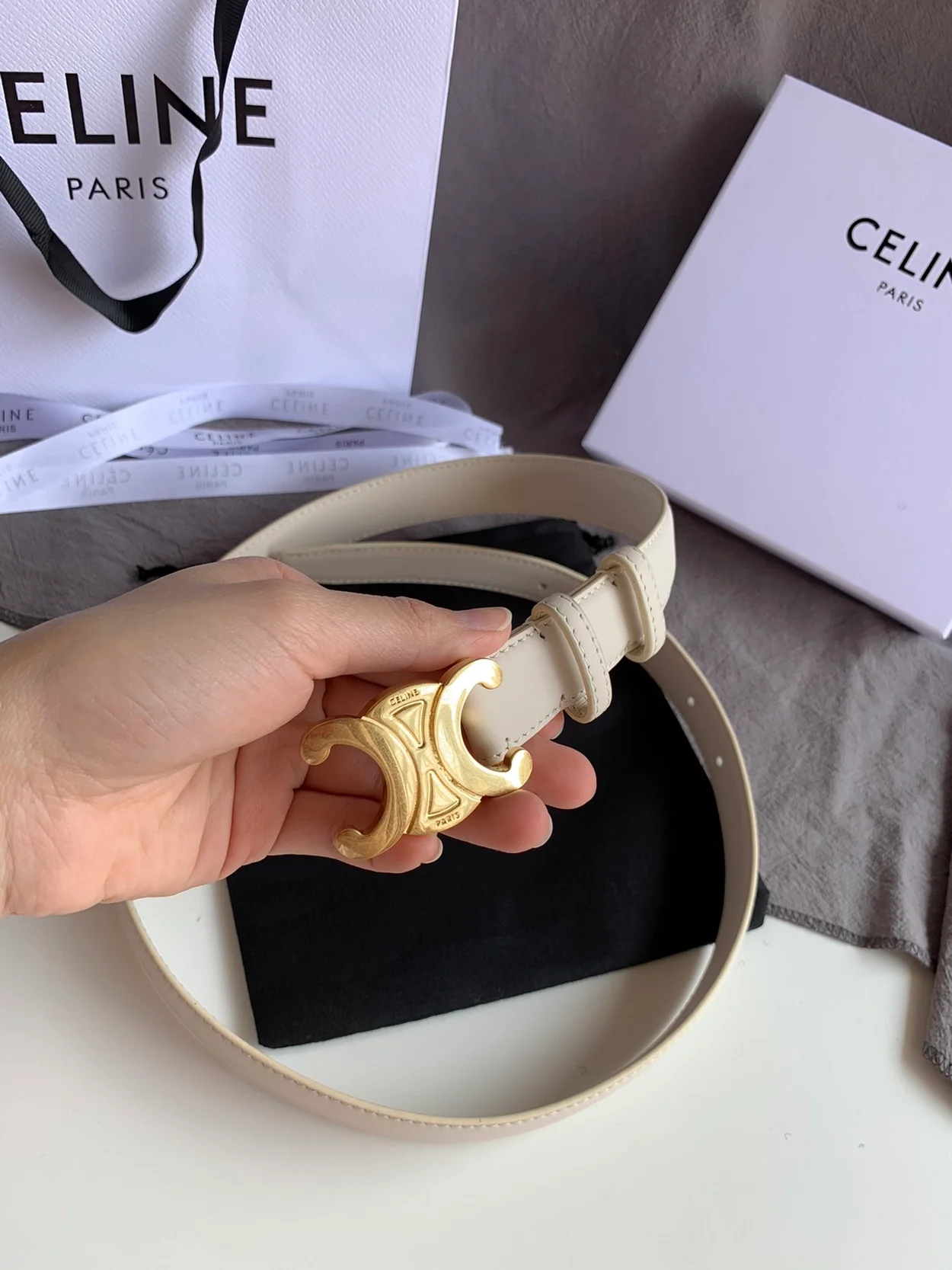 셀린느 미디엄 트리옹프 벨트 화이트 25mm