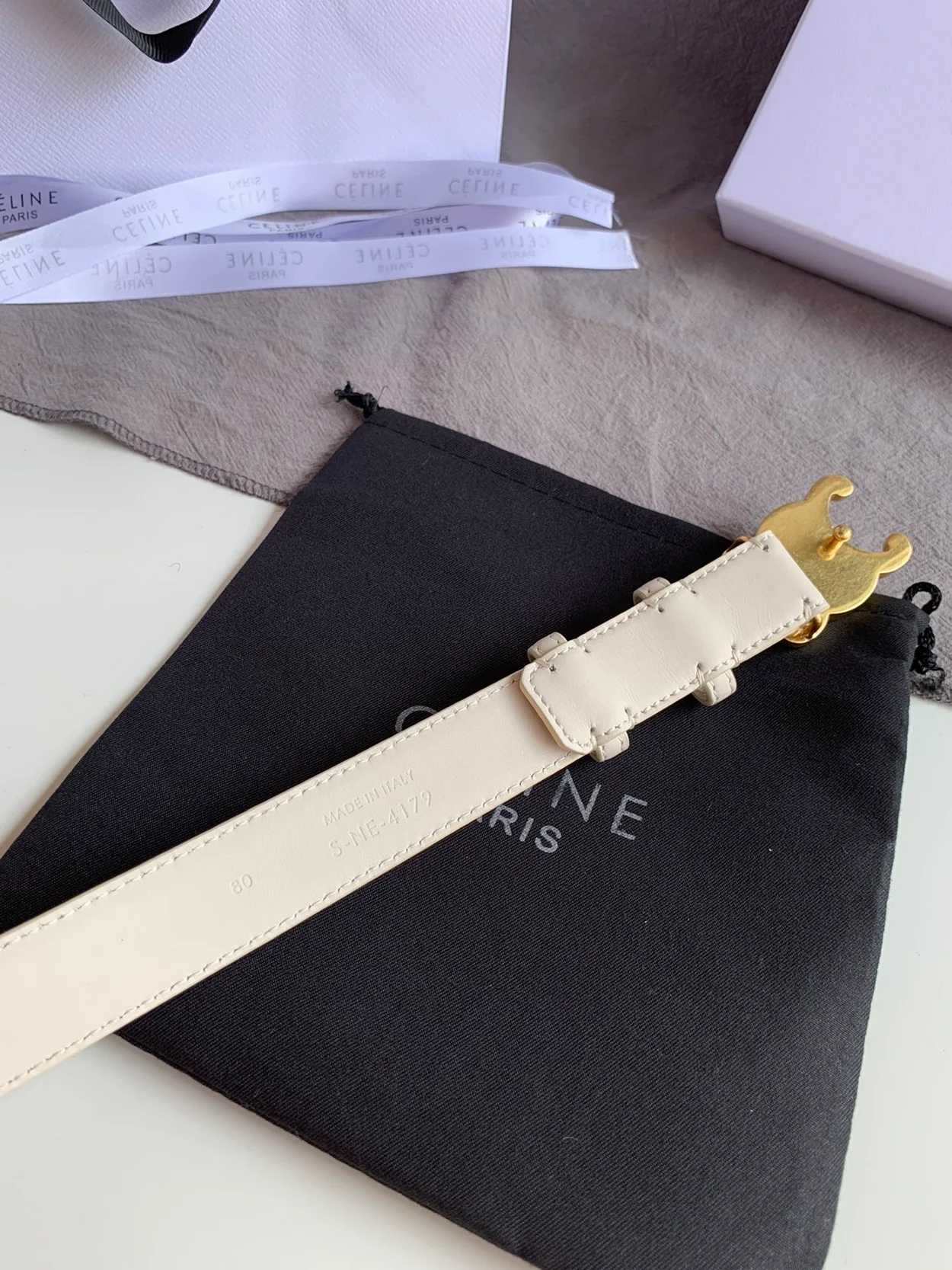 셀린느 미디엄 트리옹프 벨트 화이트 25mm