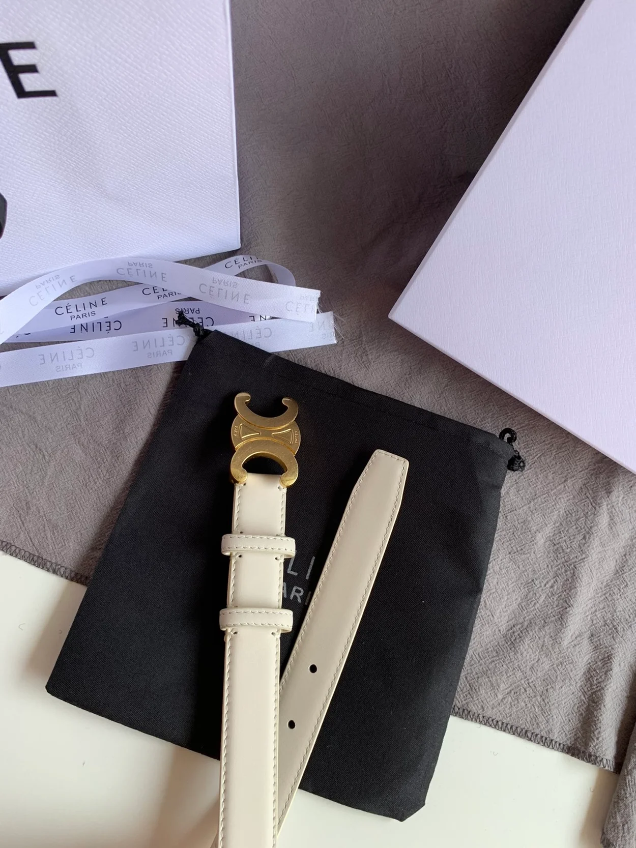 셀린느 미디엄 트리옹프 벨트 화이트 25mm