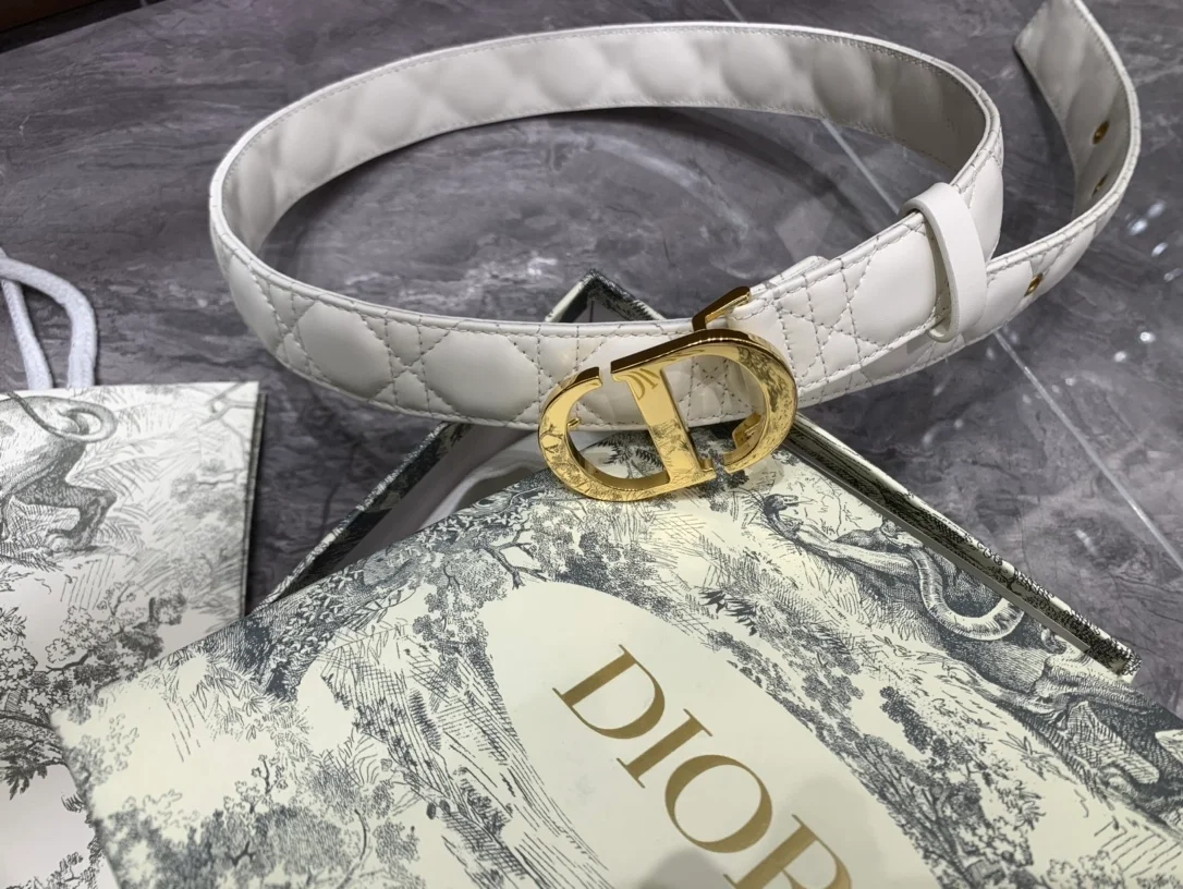 디올 30 몽테뉴 스티칭 벨트 화이트 30mm
