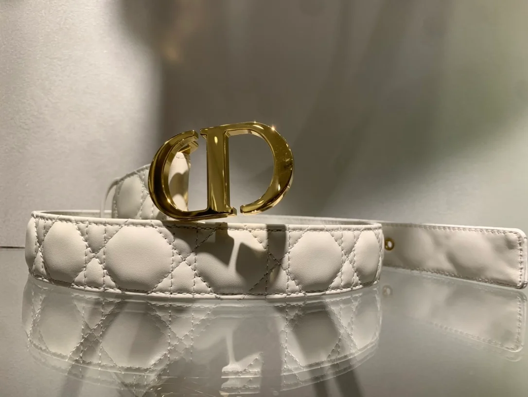 디올 30 몽테뉴 스티칭 벨트 화이트 30mm
