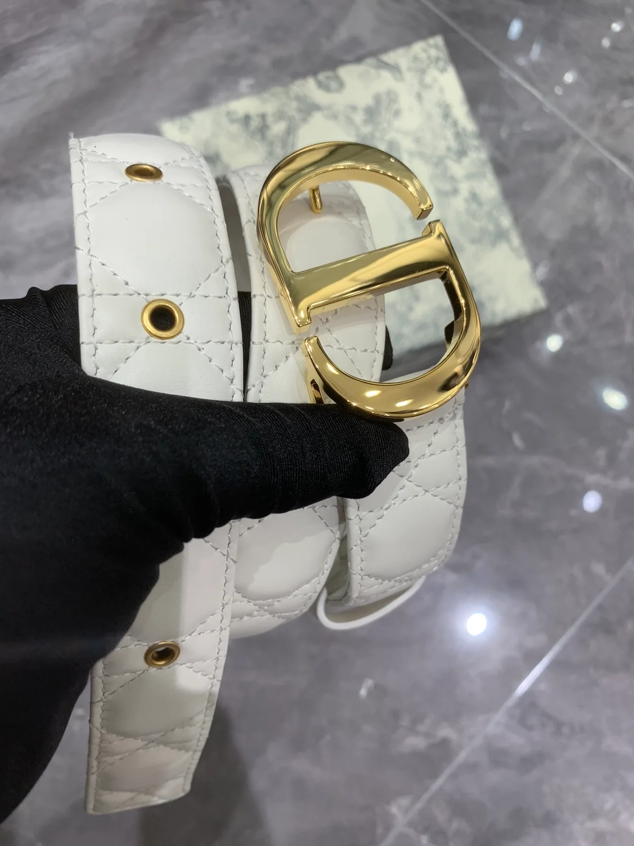 디올 30 몽테뉴 스티칭 벨트 화이트 30mm