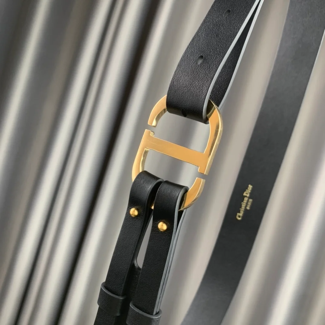 디올 30 몽테뉴 벨트 블랙 30mm