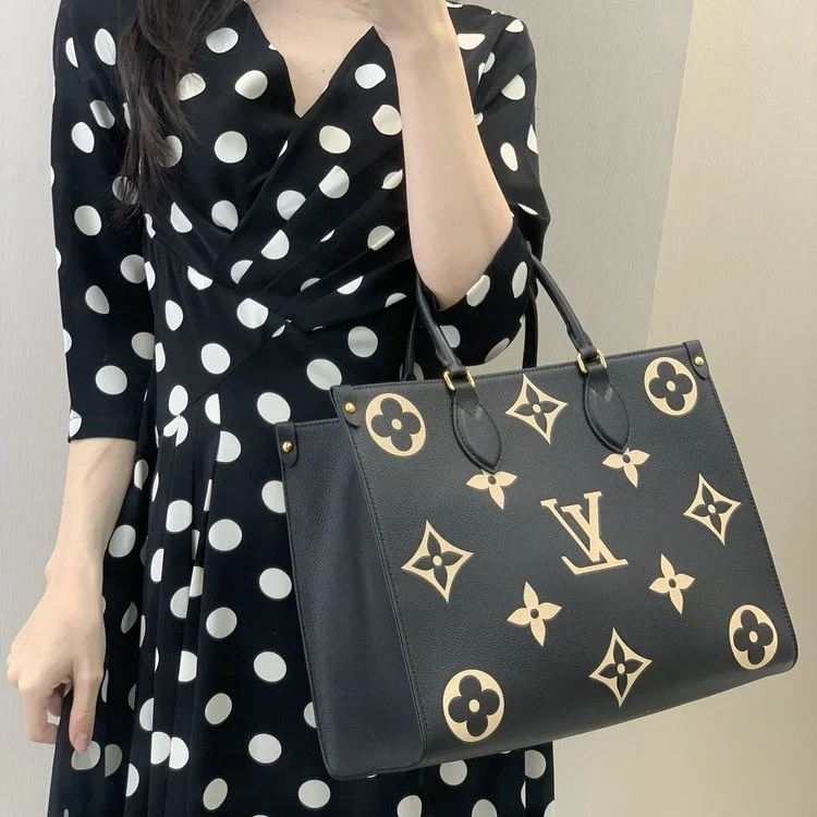 루이비통 온더고 MM 블랙 베이지 M45495