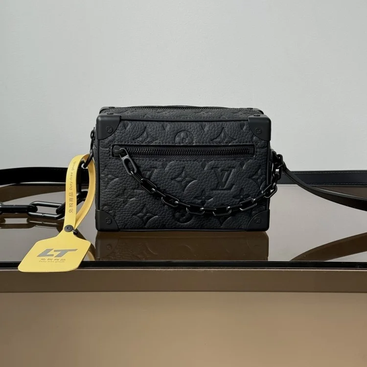 루이비통 미니 소프트 트렁크 블랙 M55702