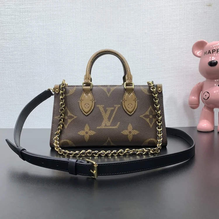 루이비통 온더고 이스트 웨스트 체인 리버스 캔버스 M14236