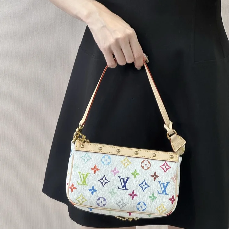 루이비통 x 무라카미 포쉐트 악세수아 M13404