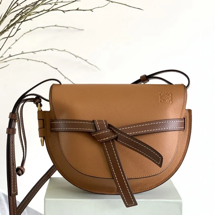 로에베 게이트 미니 숄더백