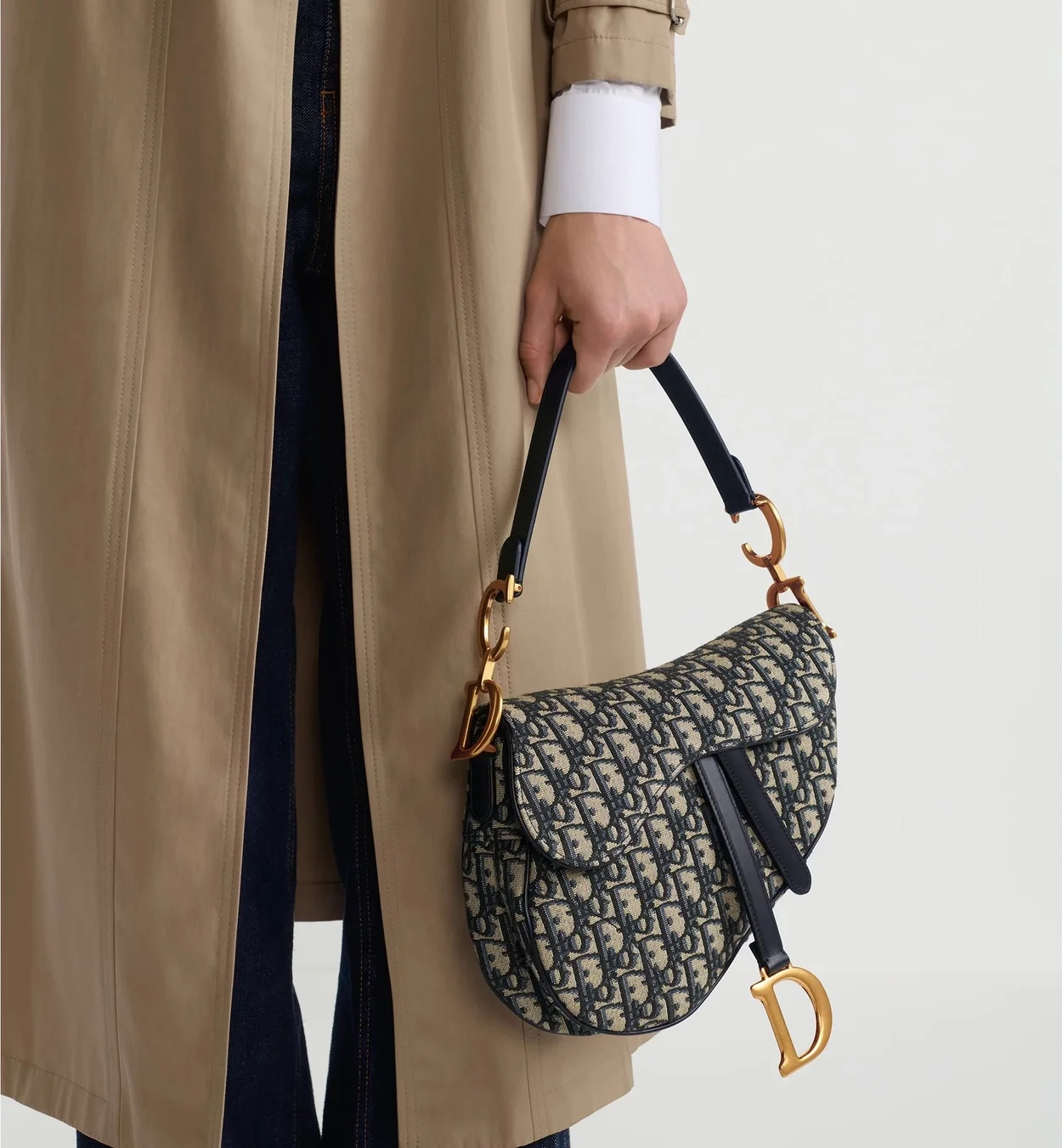 디올 오블리크 클래식 네이비 미듐 새들백