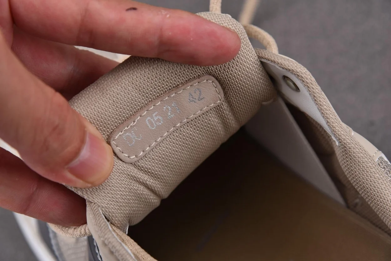 디올 B30 베이지 메쉬 테크니컬 스니커즈