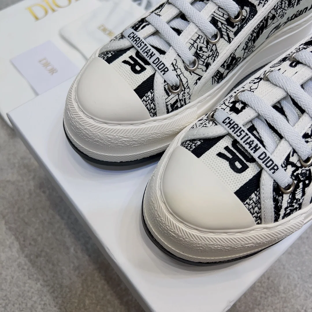 디올 플랫폼 스니커즈 화이트&블랙
