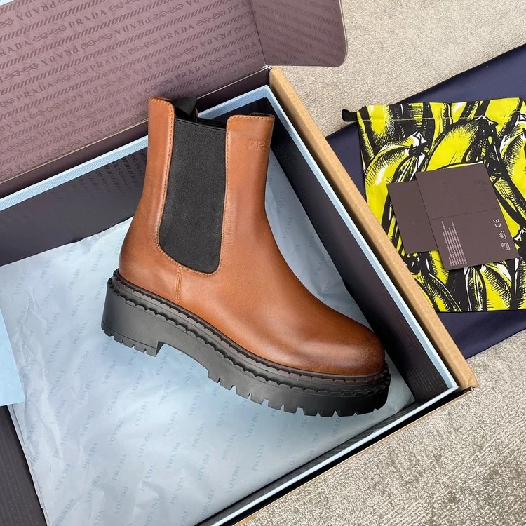 프라다 레이스업 부츠